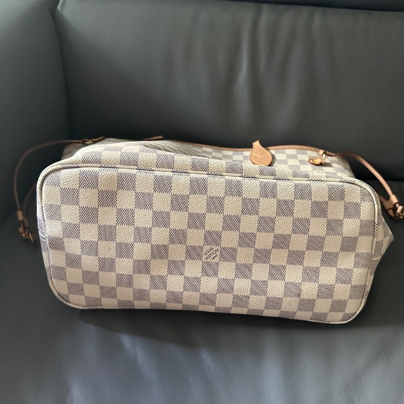 Louis Vuitton Neverfull MM - Picture 7 of 7